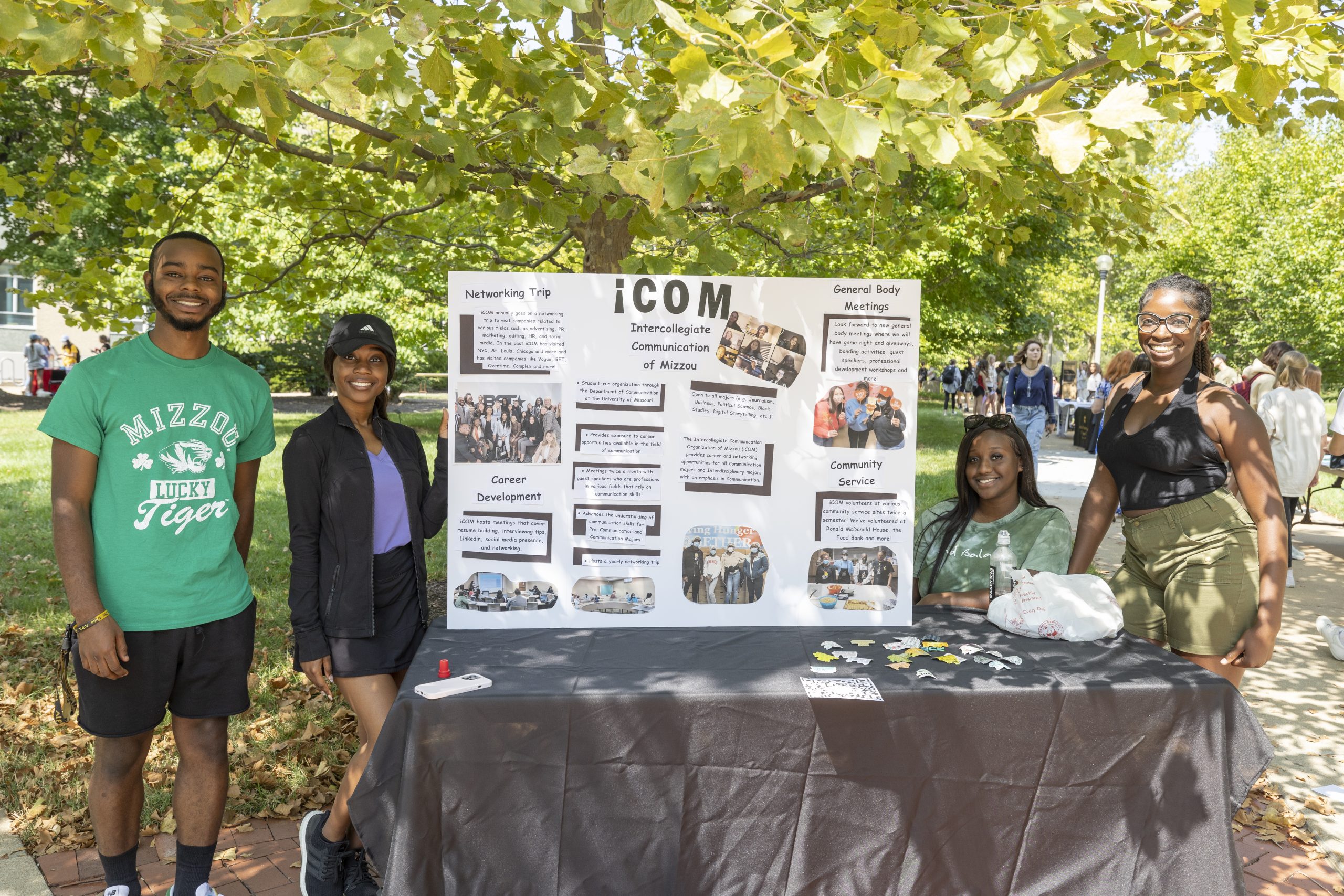Students at the 2022 Get Involved fair