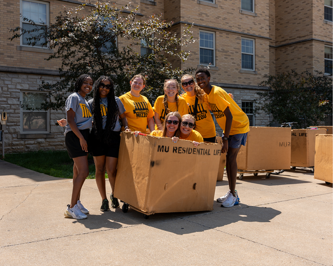 Students helping at move-in.